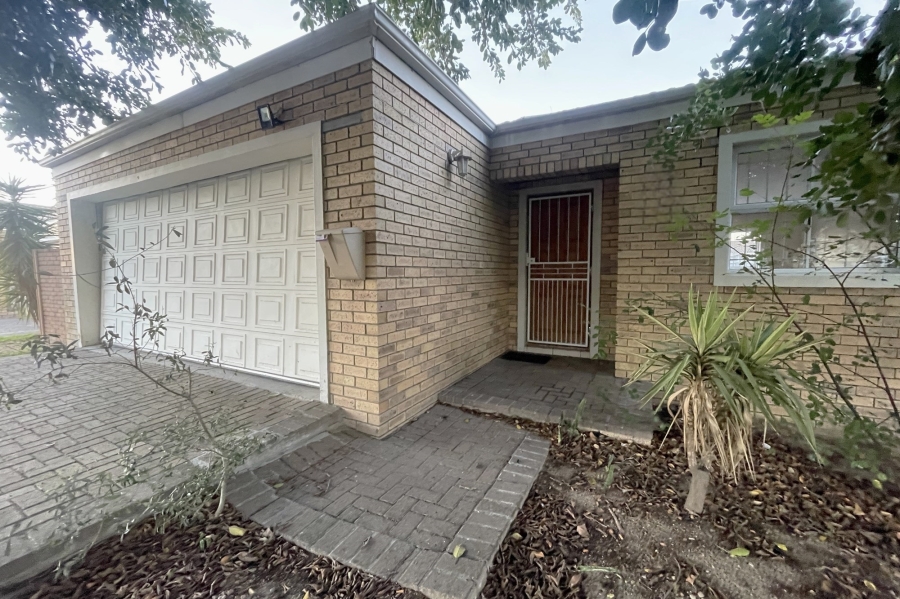 3 Bedroom Property for Sale in Windsor Park Estate Western Cape